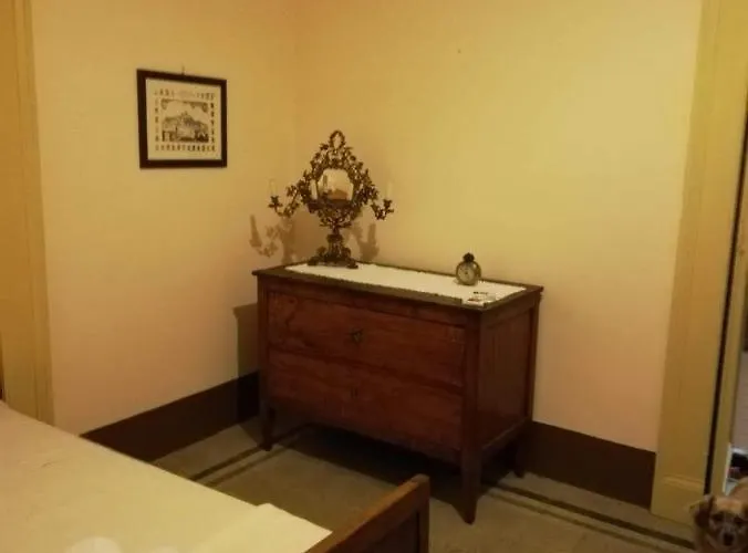 Gasthuis 44 - Mu Ni Amelia